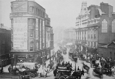 Ansicht der Tottenham Court Road, ca. 1885 von English Photographer